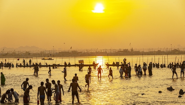 印度大壶节期间，多地踩踏事件已致58人死亡