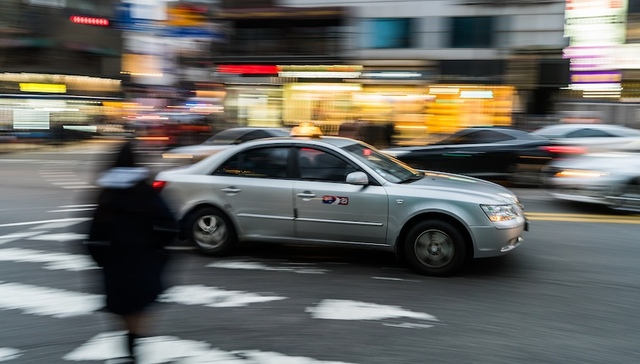 韩国大学生跳车身亡，八旬出租车司机终审被判无罪