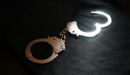 直通部委 | 去年前11個(gè)月3.1萬未成年人犯罪被批捕 教育部鼓勵(lì)行業(yè)專家擔(dān)任高校兼職教師