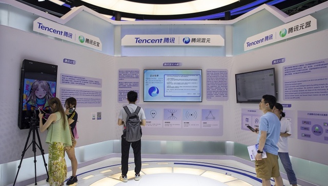 接入DeepSeek的元宝风头正旺，腾讯混元大模型处境尴尬