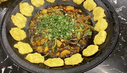 柴火雞翻紅：一批“吃雞”小餐館排隊(duì)排瘋了