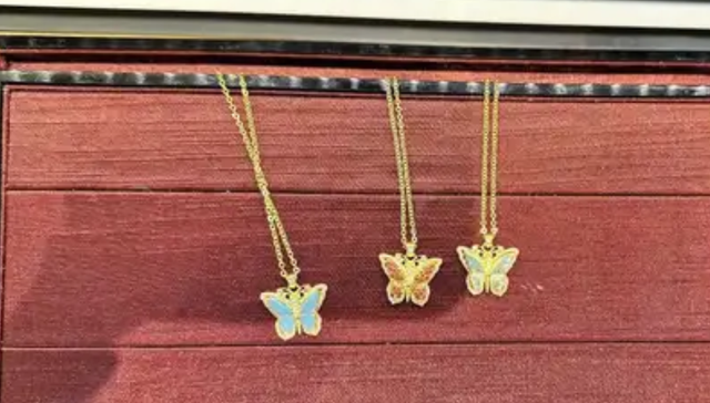 老铺黄金，越涨价，越疯抢