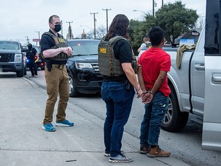 同比暴涨627%，美国政府一个月逮捕2万非法移民