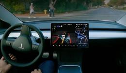 特斯拉FSD实测翻车？技术上限很高，却水土不服