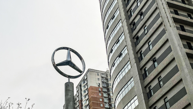 Mercedes-Benz China begins layoffs, offering up to 