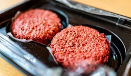 “植物肉”退潮，這家食品公司決定要“下牌桌”了