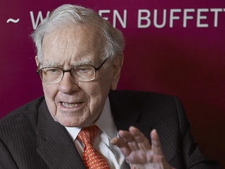 巴菲特罕见就特朗普政策发声：关税措施是战争行为