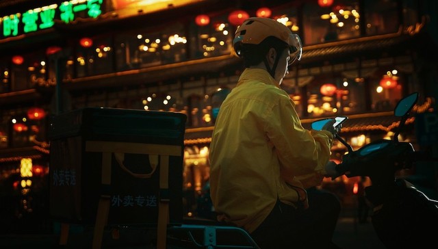 上海声音,在沪全国人大代表,上海市高级人民法院,数字经济,饿了么,美团,京东,外卖小哥,骑手,灵活就