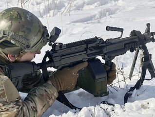 真断粮了，美国暂停对乌克兰军事援助