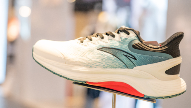 亚玛芬,安踏,全球化,始祖鸟,