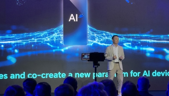 Honor CEO unveils AI-focused 'Alpha Strategy' and commits $10 billion investment at MWC 2025