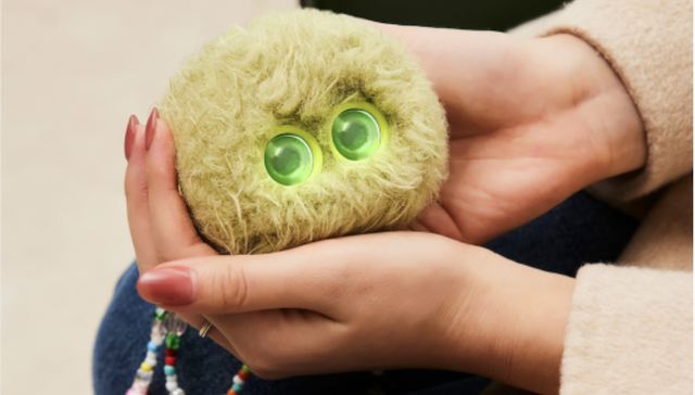 把机器人玩成“养成游戏”，厂商争当AI届的“泡泡玛特”