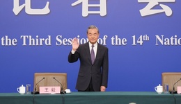 王毅谈特朗普不停“退群”：大国不能唯利是图，更不能恃强凌弱