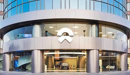 小米越光鮮，蔚來(lái)越落寞