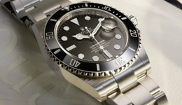 劳力士暴跌，中产不接盘了？