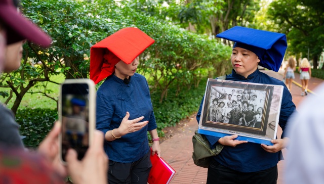 跟随“红头巾”足迹，追溯华人女性在新加坡的劳工史