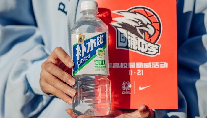 东鹏在电解质水赛道硬刚