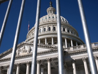 美国政府又面临“关门”危机，但这次可能让更多人失业