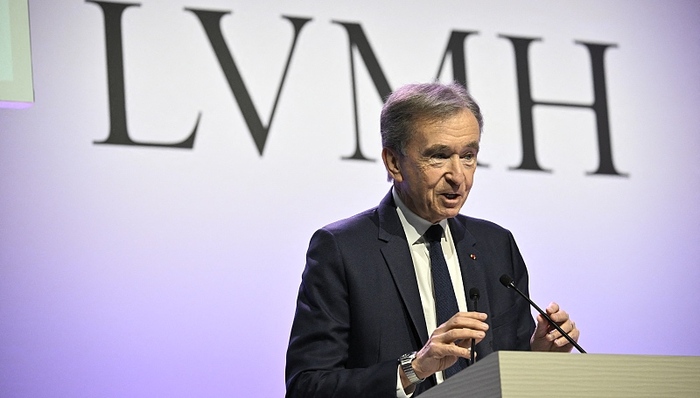 路威酩轩集团拟提高CEO年龄上限至85岁，阿尔诺有望再掌舵近十年