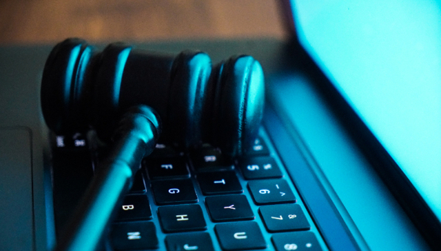 男子用AI写色情小说被判刑10个月，法院呼吁明确技术使用法律边界