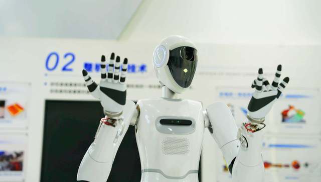 美的人形机器人曝光，CTO卫昶：希望能开发出短期落地产品