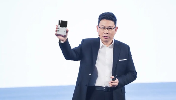 闪电快讯｜7499元起华为阔折叠新品亮相，首发搭载Harmony OS 5