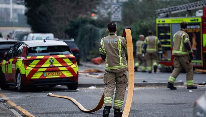 英国希思罗机场因变电站起火暂时关闭，全球航班时刻表被打乱