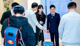 央视王冰冰和董宇辉探展高端品牌MOVA，引爆AWE 2025