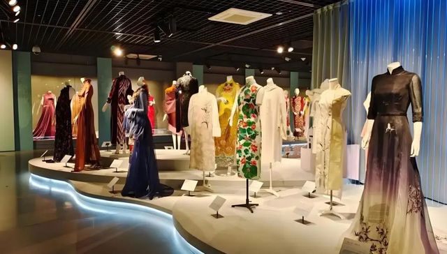 年轻人爱上“泡馆”，博物馆火爆背后的趋势洞察