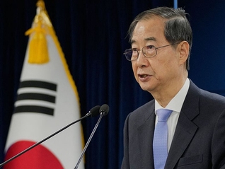 被弹劾的韩国代总统复职，但一个关键问题未决