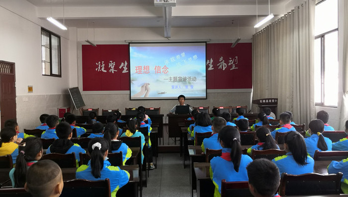 石棉县希望小学14050元采购600多元相机获回应，但近3万元购9500元除颤仪仍受质疑