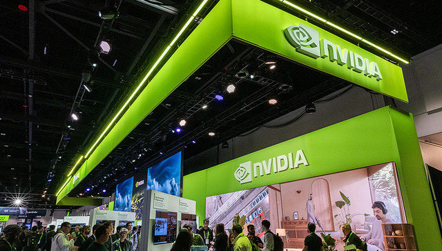 市场预期算力需求放缓，英伟达市值一夜蒸发约1.2万亿元