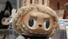 泡泡瑪特，一年漲了超1800億