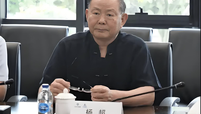 退休14年后落马，中国人寿保险集团公司原党委书记、总裁杨超被查