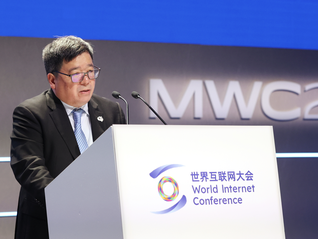 李自学卸任中兴通讯董事长，曾被称为“火山口”的掌舵者