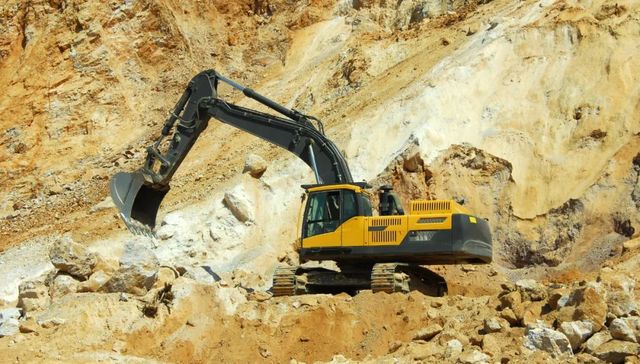 紫金矿业利润超320亿元，董事长一年工资及分红收入近4000万元