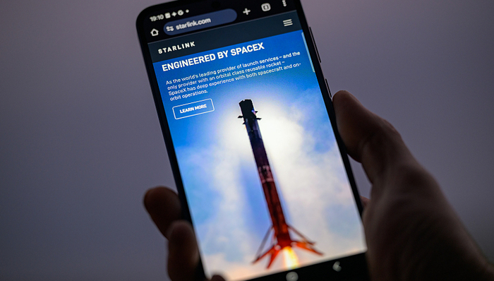 苹果激怒马斯克,SpaceX敦促叫停苹果的卫星扩张项目