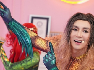 刘畊宏cos海王遭强制断播，抖音：不当着装博眼球