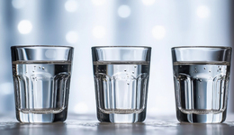 珍酒李渡，高端化战略下的“内卷”与“挣扎”