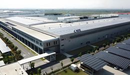 曾毓群走向臺前，寧德時代用換電“硬剛”閃充