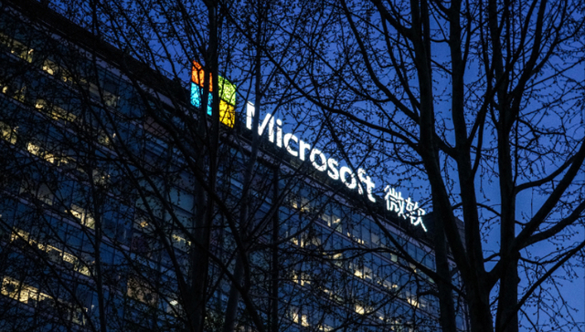 微软多地数据中心项目踩刹车，AI算力泡沫要“爆”了吗？