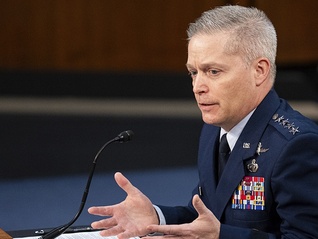 对特朗普不忠心？美国国安局长被曝遭下课