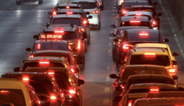 智驾狂飙，年轻人遭遇“惊魂历险记”