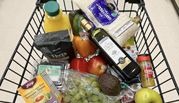 消费者开启囤货模式、企业被打个措手不及，关税冲击美国人生活