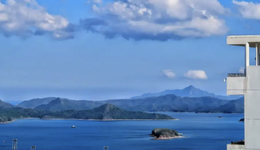 亡父墳前抽卡，亡母骨灰鑲鉆，年輕人決定告別“墓碑”