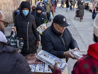 “蛋荒”刚刚缓解，特朗普关税又要推高价格了
