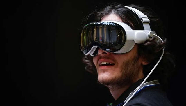 独家：苹果加码XR，Vision Pro二代产品进入生产阶段有望年内上市 | 电厂