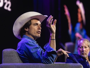 马斯克兄弟也加入了，美国工商界纷纷抨击特朗普关税