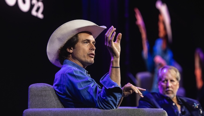 马斯克兄弟也加入了，美国工商界纷纷抨击特朗普关税