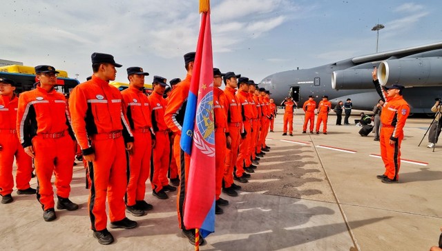 共搜救出9名幸存者，中国救援队伍完成缅甸地震救援任务回国